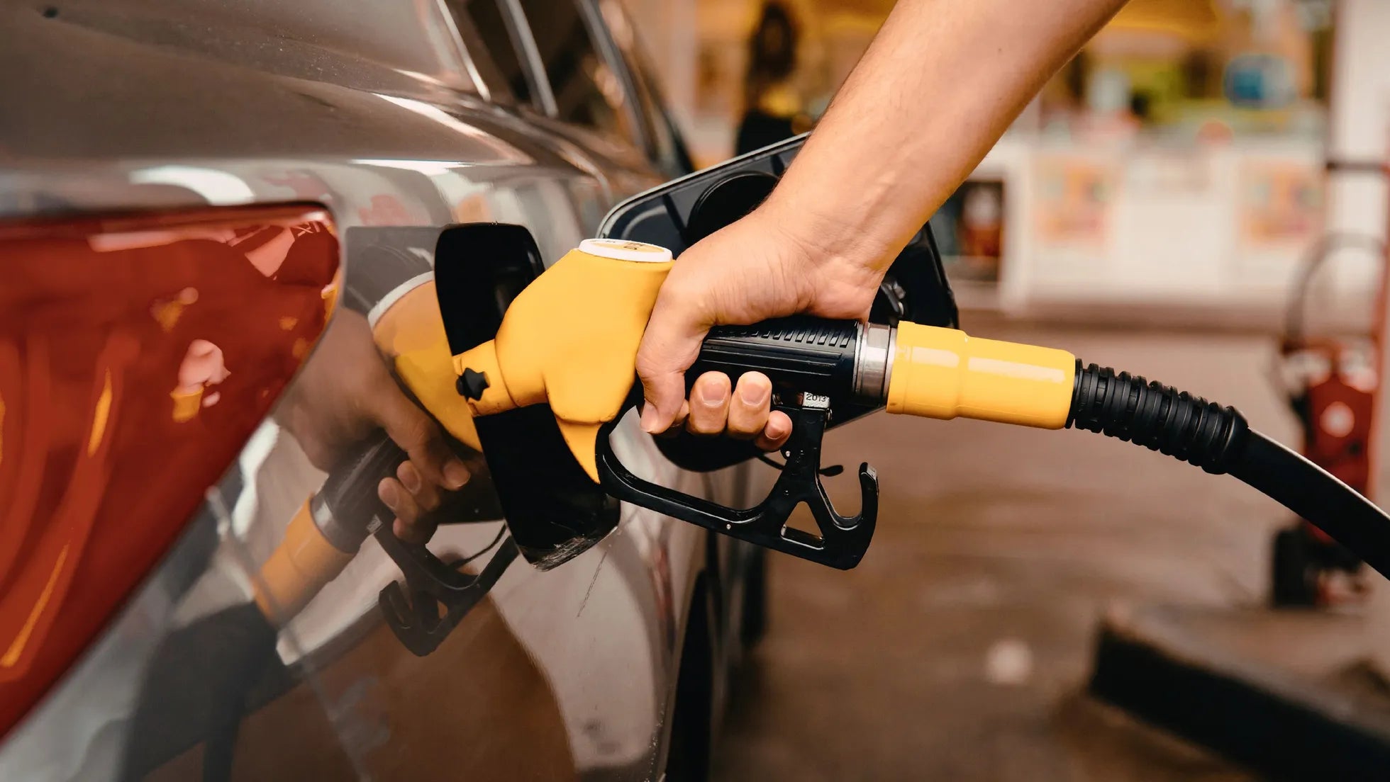 Save money on gas for Memorial Day weekend with these deals
